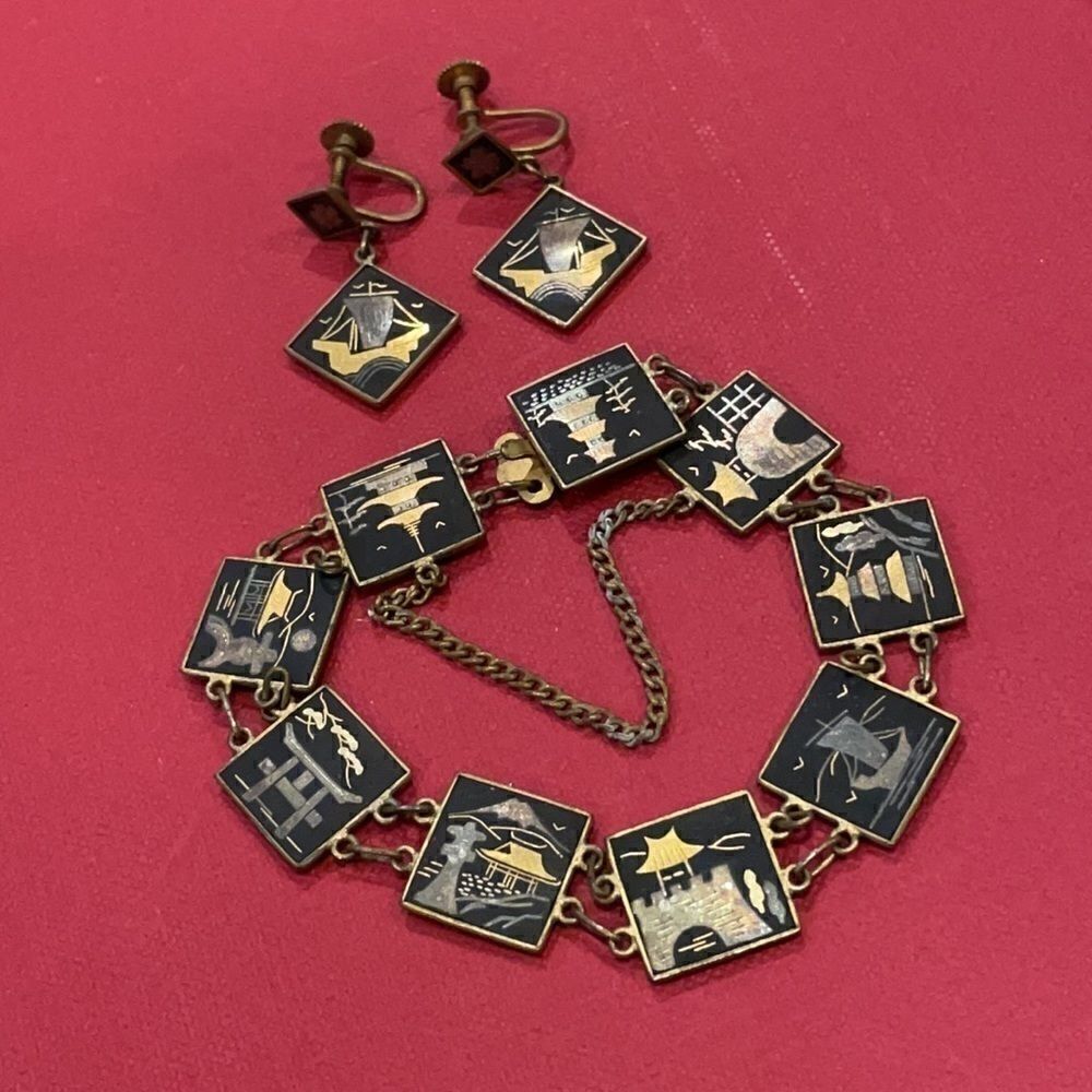 Vintage Signed Japanese Caribe Bracelet & Earrings Blackand Gold-Tone